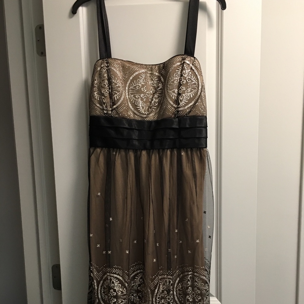 Black & Gold shimmering design evening/prom dress